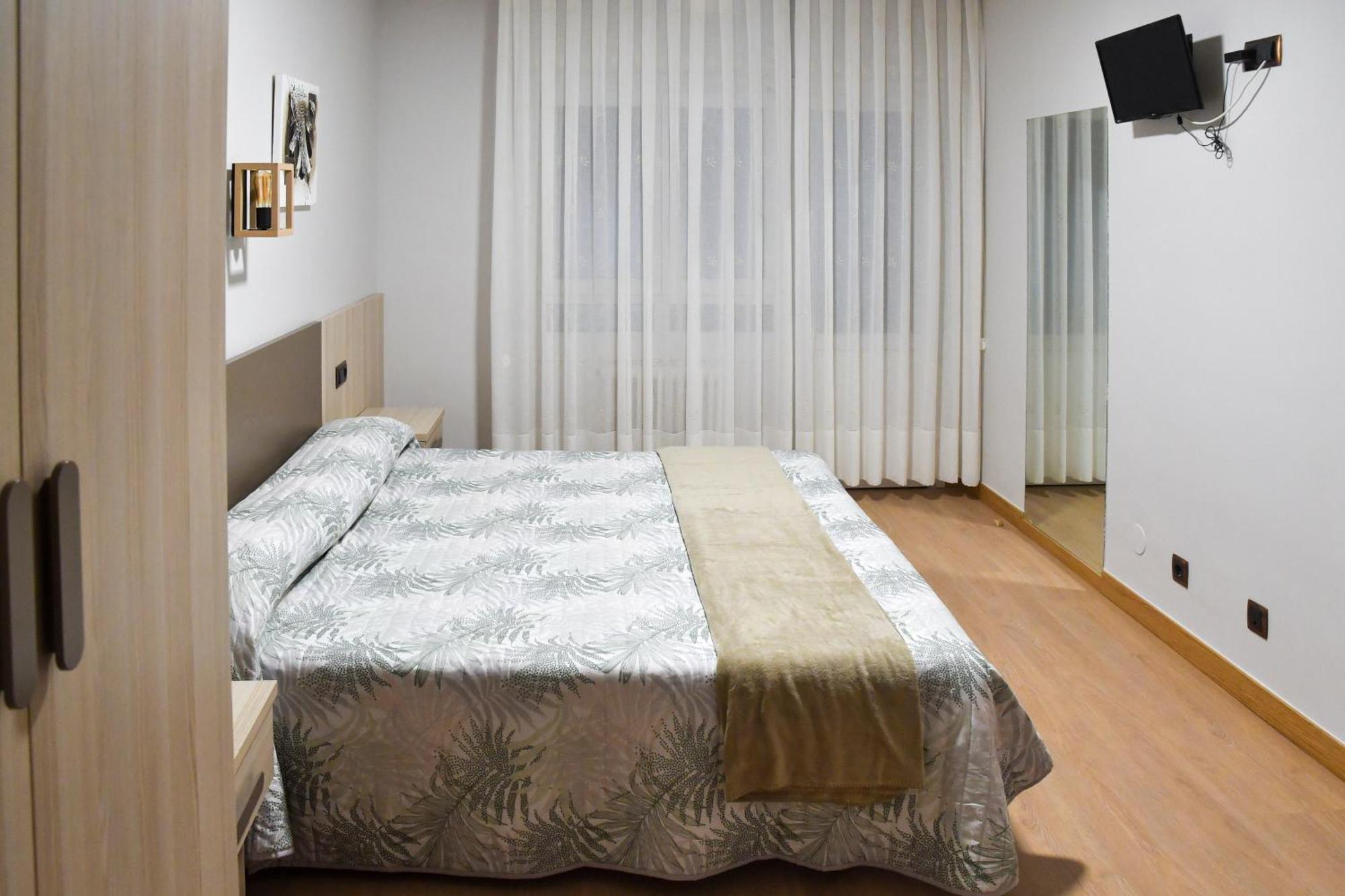 Habitaciones Javier Lvi 0006 บิโตเรีย-กัสเตซ ภายนอก รูปภาพ
