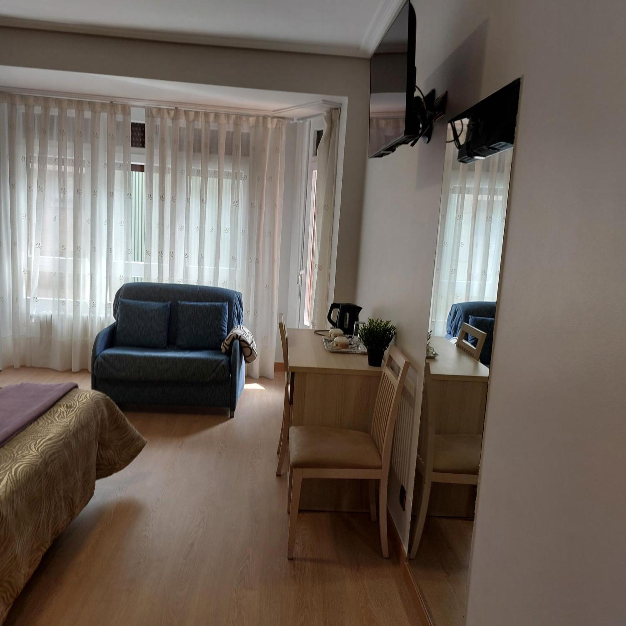Habitaciones Javier Lvi 0006 บิโตเรีย-กัสเตซ ภายนอก รูปภาพ