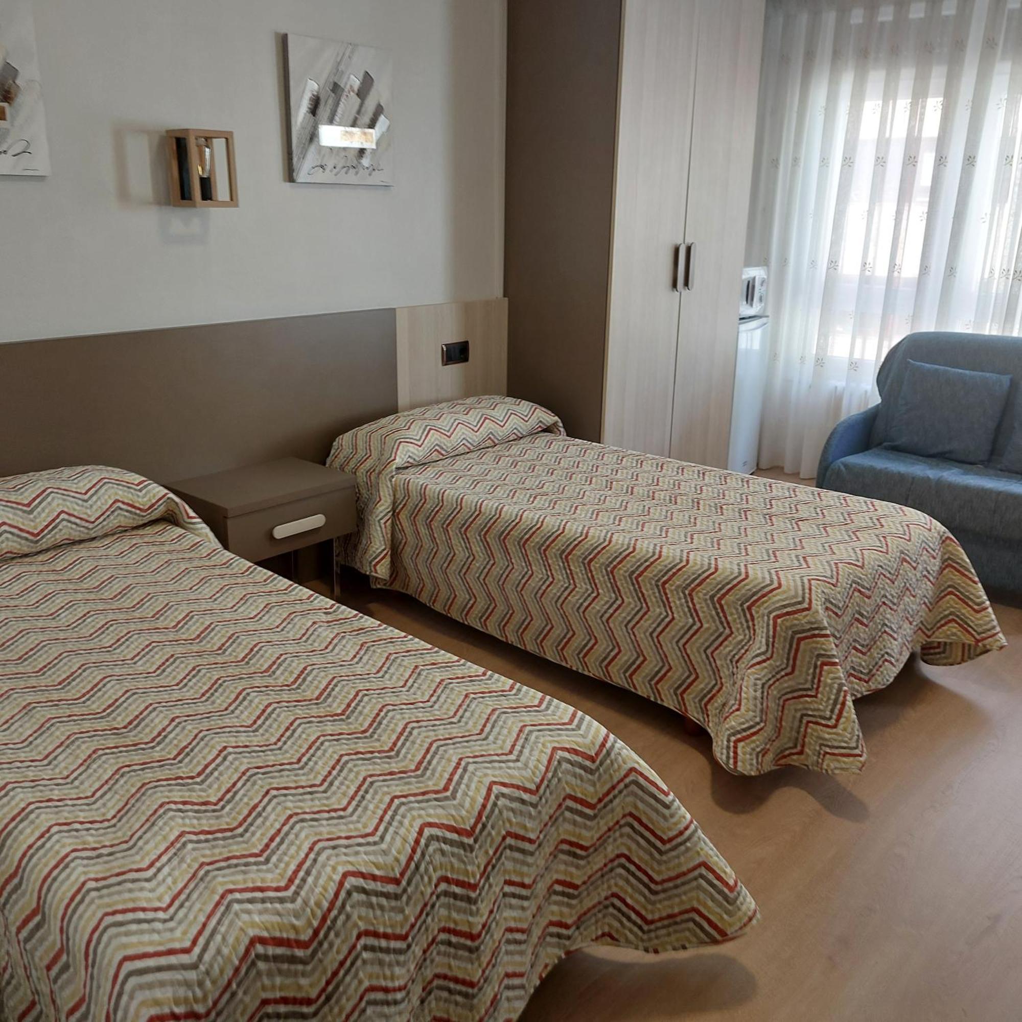 Habitaciones Javier Lvi 0006 บิโตเรีย-กัสเตซ ภายนอก รูปภาพ