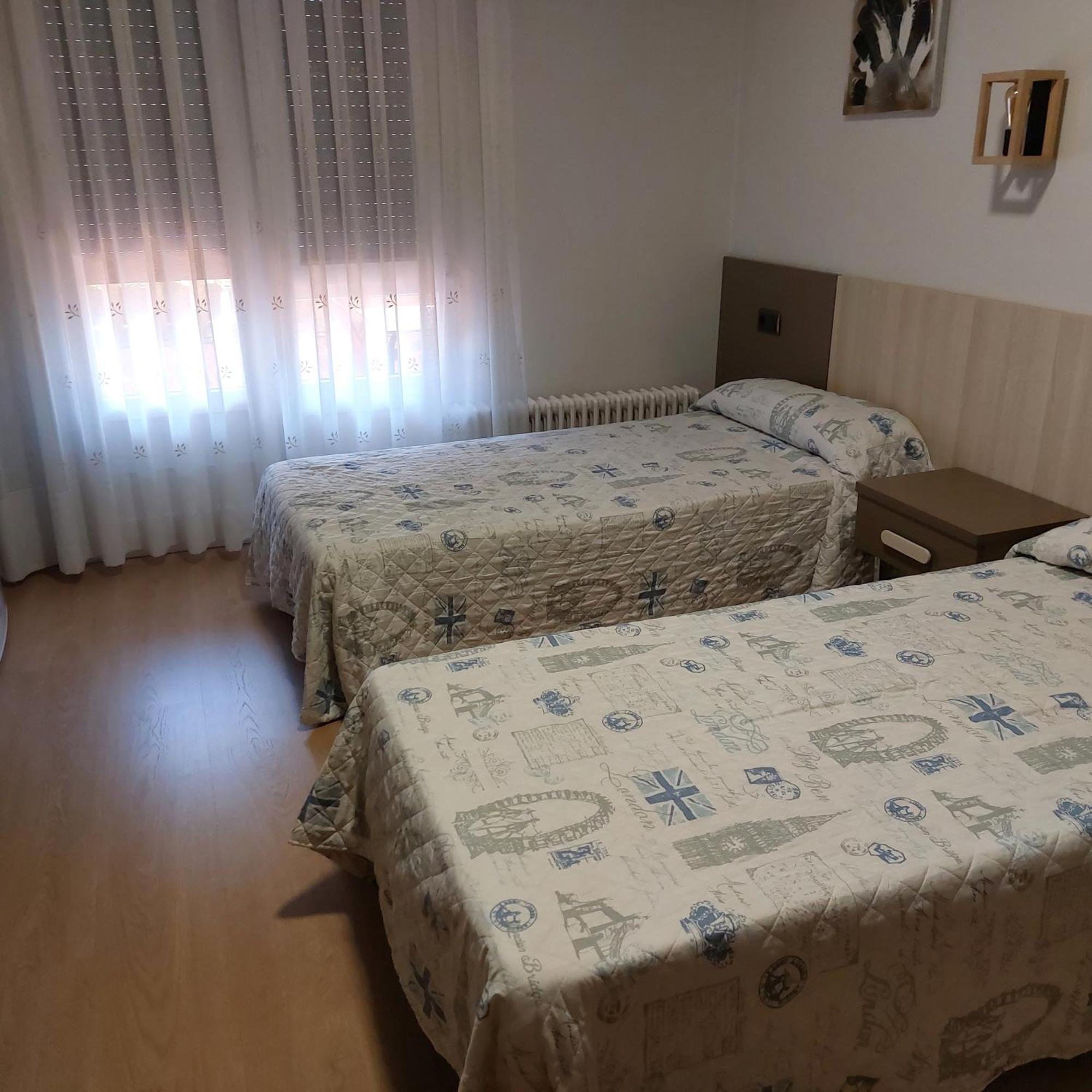 Habitaciones Javier Lvi 0006 บิโตเรีย-กัสเตซ ภายนอก รูปภาพ