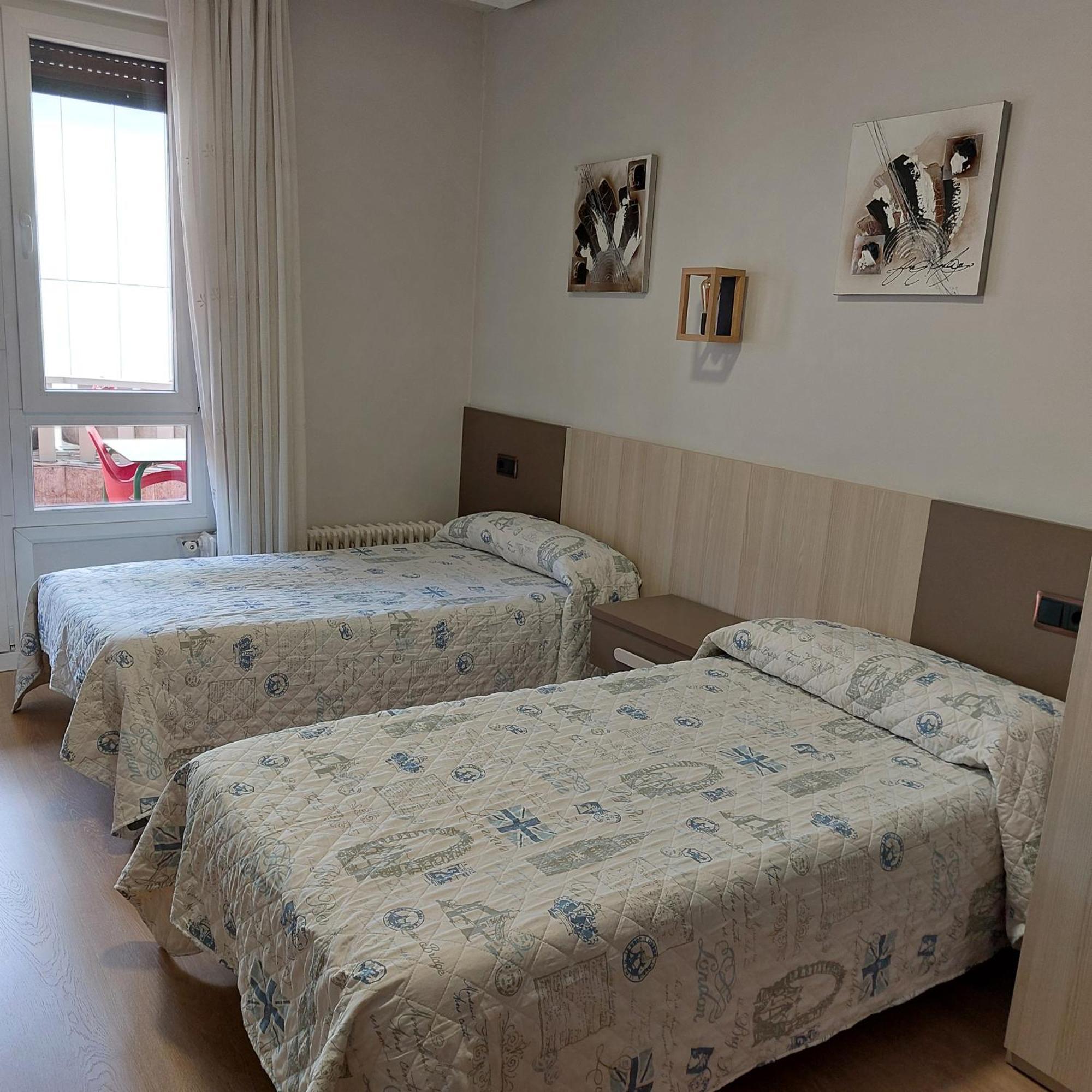 Habitaciones Javier Lvi 0006 บิโตเรีย-กัสเตซ ภายนอก รูปภาพ